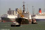 ID 8331 SONIA (1968/4659grt) is towed into Southampton, UK by the tugs REDBRIDGE and WYEGUARD after taking on water while off the Isle of Wight en-route from Southampton to Cyprus with 5000 tons of grain. She...